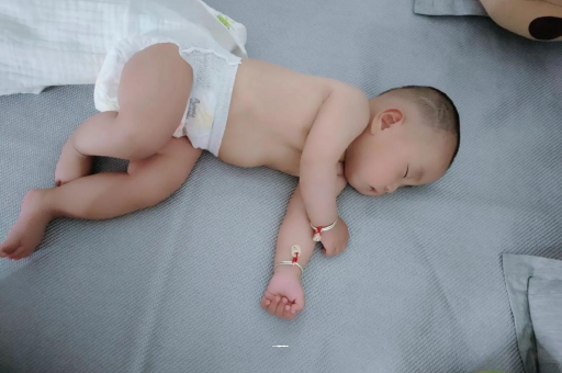 高安怀孕多久会显肚子